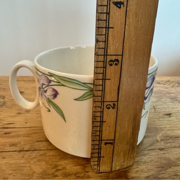 Vintage Porcelain tea cups + saucers in 'Verona' pattern by Villeroy & Boch x 2 - Picture 8 of 10